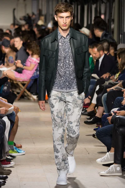 Look 33